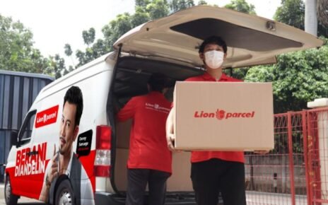 Berapa tarif ongkir paket di semua ekspedisi Indonesia? Cek di sini