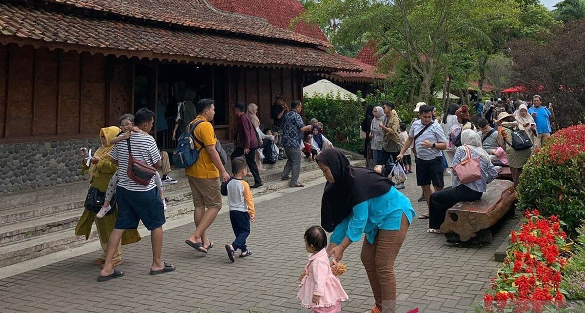 Kementerian Pariwisata pantau layanan wisata Jawa Barat selama liburan