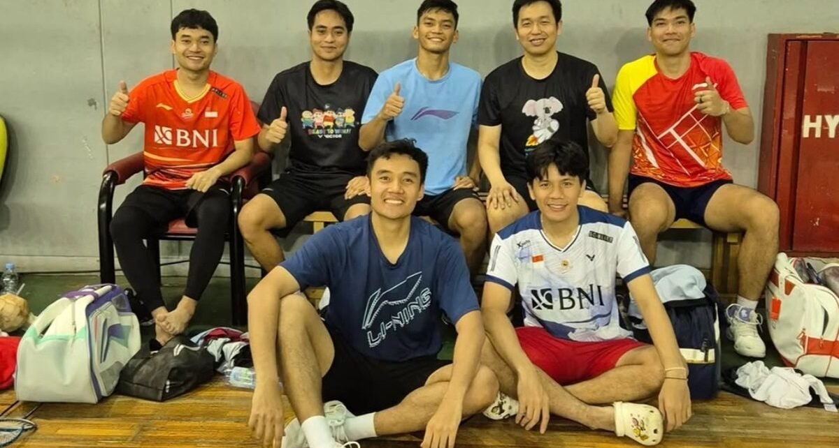 Jelang Pensiun, Hendra Setiawan Latihan Bareng Ganda Putra Utama di Pelatnas PBSI! : Heartdesign Sports