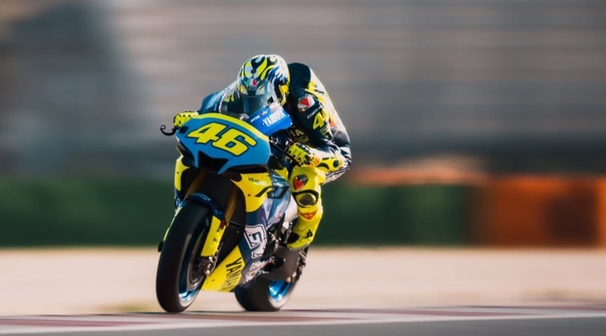 Kenapa Valentino Rossi Tidak Pakai Nomor 1 di MotoGP? : Heartdesign Sports