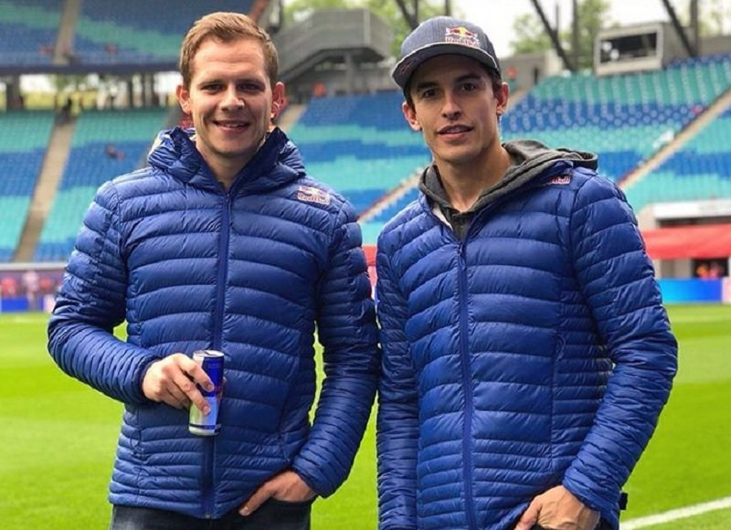 Kisah Menyentuh Stefan Bradl dengan Marc Marquez, dari Lawan Jadi Kawan di MotoGP : Heartdesign Sports