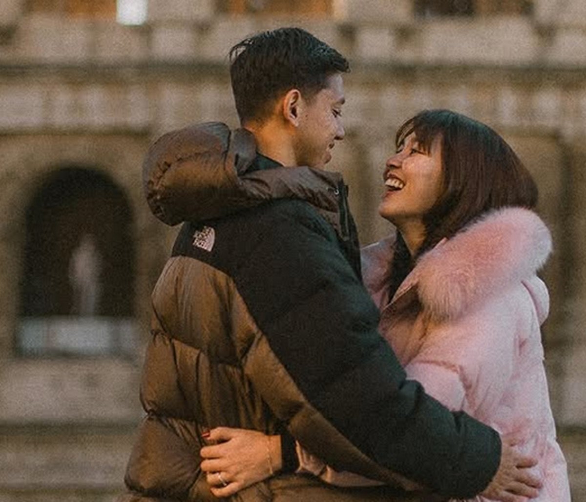 Pamer Kemesraan, Rian Ardianto dan Ribka Sugiarto Bulan Madu di Roma : Heartdesign Sports