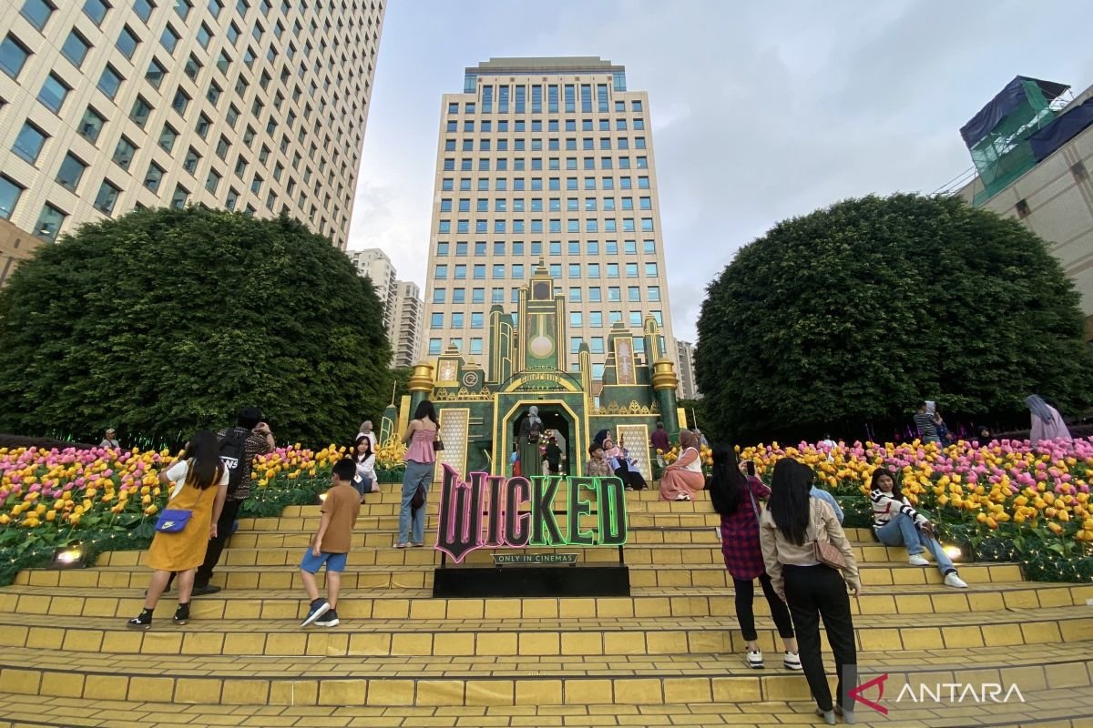 Plaza Senayan hadirkan suasana film "Wicked" sambut libur natal