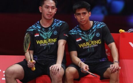 Sabar Reza Sebut Ada Peran Penting Aryono Miranat di Balik Kesuksesan Lolos ke Semifinal BWF World Tour Finals 2024 : Heartdesign Sports