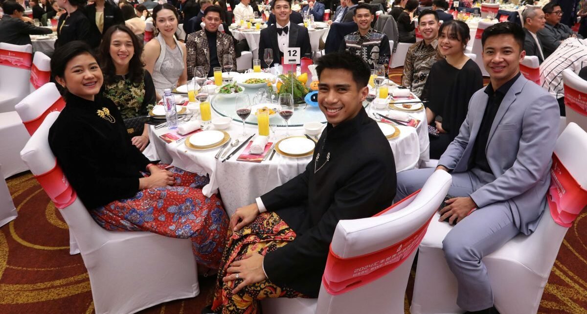 Tampil Beda di Gala Dinner BWF World Tour Finals 2024, 2 Pemain Indonesia Sukses Jadi Perhatian : Heartdesign Sports