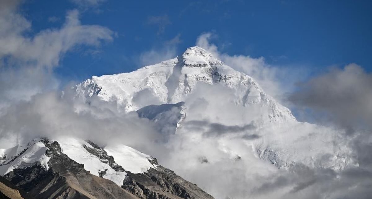 Kunjungan wisman ke Gunung Qomolangma naik dua kali lipat pada 2024