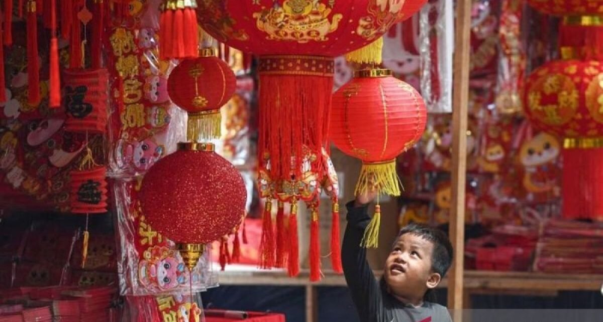 Suasana menyambut Imlek telah terasa di kawasan Pecinan Glodok