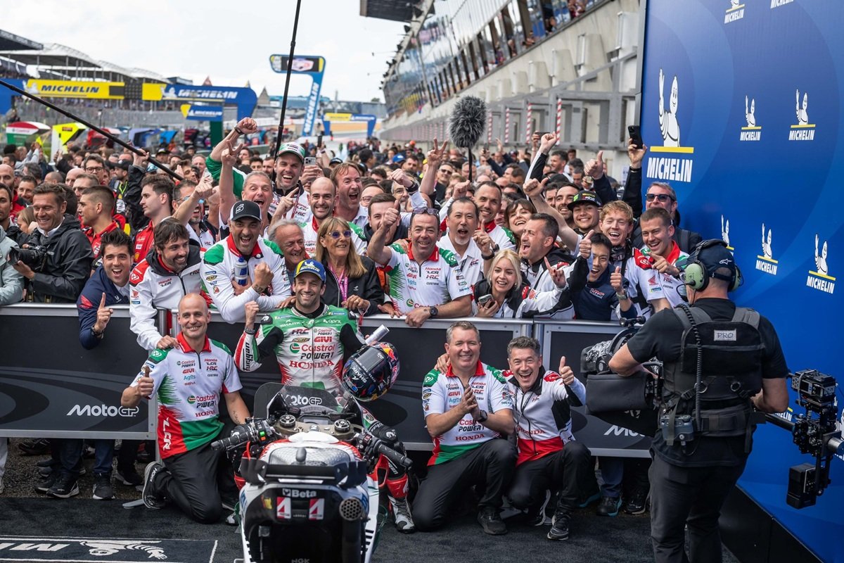 Kehadiran sang Ibu Bantu Johann Zarco Menangi MotoGP Prancis 2025