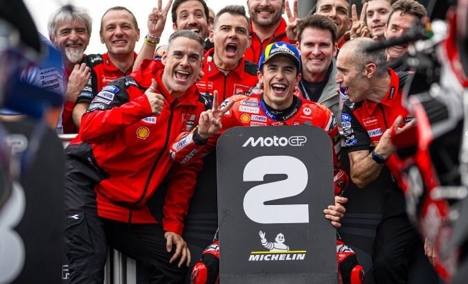 Tak Ngotot Kejar Johann Zarco di MotoGP Prancis 2025, Marc Marquez Akui Main Hati-Hati : Heartdesign Sports