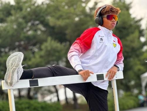 Atlet pelari gawang Indonesia, Dina Aulia. (Foto: Instagram/dinaaulia_3)